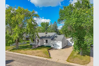 525 3rd St SE, Perham, MN 56573 - Photo 2
