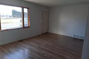 803 11 1/2 Ave SE, Willmar, MN 56201 - Photo 4