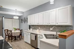1572 Countryside Dr, Shakopee, MN 55379 - Photo 8
