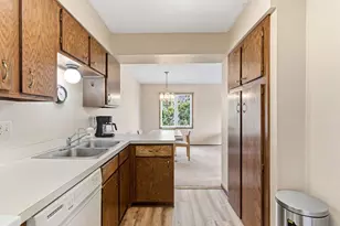 8361 W 100th St, Bloomington, MN 55438 - Photo 12