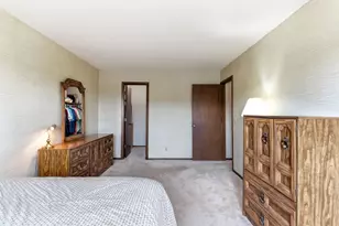 8361 W 100th St, Bloomington, MN 55438 - Photo 16