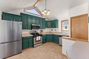 1026 Churchill St, Saint Paul, MN 55103 - Photo 10