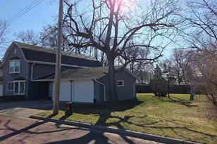 1022 6th Ave, Heron Lake, MN 56137 - Photo 2