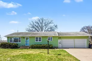 908 10th St, Farmington, MN 55024 - Photo 2