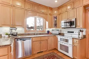 8161 Shadyview Ln N, Maple Grove, MN 55311 - Photo 4