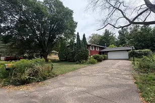 13515 Mayview Ct, Minnetonka, MN 55345 - Photo 1