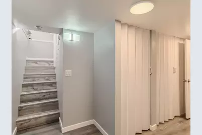 480 Roselawn Avenue E, Maplewood, MN 55117 - Photo 14