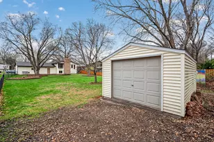 8381 Knollwood Dr, Mounds View, MN 55112 - Photo 28
