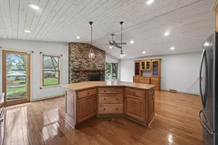 8381 Knollwood Dr, Mounds View, MN 55112 - Photo 4