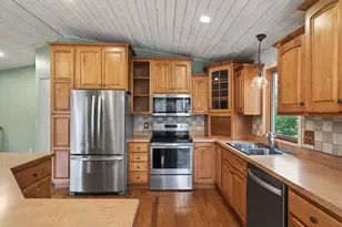8381 Knollwood Dr, Mounds View, MN 55112 - Photo 2