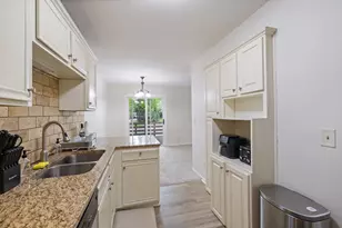 9619 Ensign Cir, Bloomington, MN 55438 - Photo 12