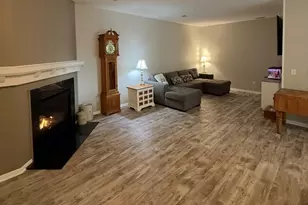 1240 County Rd D E, Maplewood, MN 55109 - Photo 4