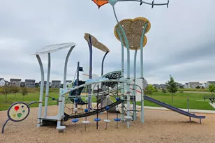 4755 Airlake Dr, Woodbury, MN 55129 - Photo 18