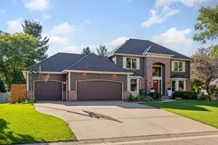 5955 Parkwood Dr, Shoreview, MN 55126 - Photo 2