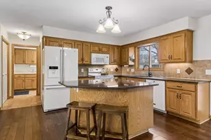5955 Parkwood Dr, Shoreview, MN 55126 - Photo 10