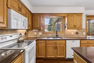 5955 Parkwood Dr, Shoreview, MN 55126 - Photo 12