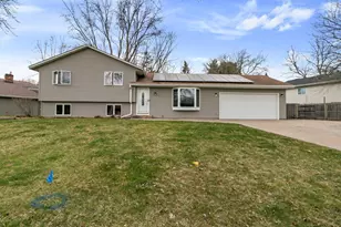 8726 Ivywood Ave S, Cottage Grove, MN 55016 - Photo 1