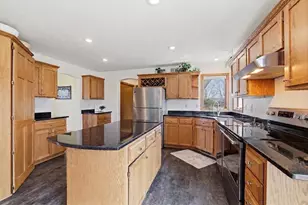 905 Horizon Cir, Belle Plaine, MN 56011 - Photo 8