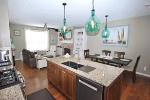 7745 Madelyn Creek Dr, Victoria, MN 55386 - Photo 8