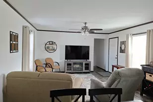 215 N McKay Ave, Alexandria, MN 56308 - Photo 10