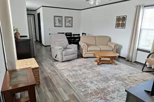 215 N McKay Ave, Alexandria, MN 56308 - Photo 8