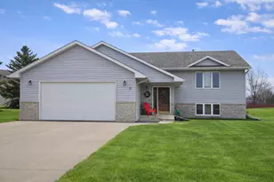 13 Riverside Rd, Morris, MN 56267 - Photo 1