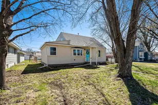 208 5th Ave SE, Osseo, MN 55369 - Photo 2
