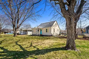 208 5th Ave SE, Osseo, MN 55369 - Photo 4