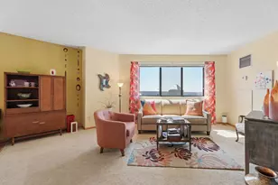 78 10th St E, Saint Paul, MN 55101 - Photo 2