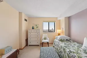 78 10th St E, Saint Paul, MN 55101 - Photo 16