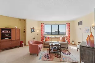 78 10th St E, Saint Paul, MN 55101 - Photo 1