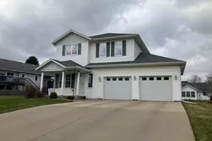 1305 5th St NE, Waseca, MN 56093 - Photo 2