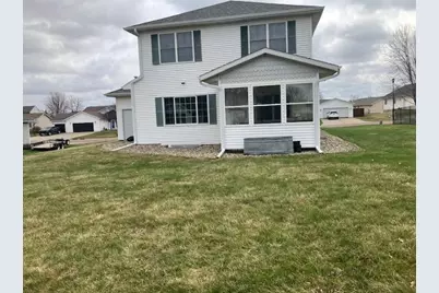 1305 5th Street NE, Waseca, MN 56093 - Photo 4