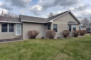 2133 Southwind Rd, Maplewood, MN 55109 - Photo 2