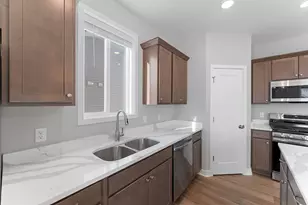 248 Gambel St, River Falls, WI 54022 - Photo 6