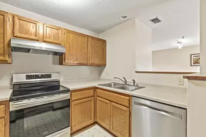 1215 Ferndale Street N #A12, Maplewood, MN 55119 - Photo 12