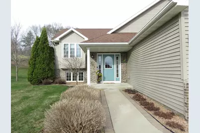 924 Balsam Court NE, Pine Island, MN 55963 - Photo 4