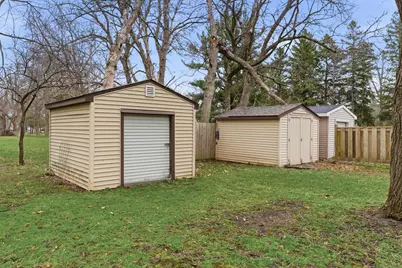2304 15th Avenue SW, Austin, MN 55912 - Photo 32