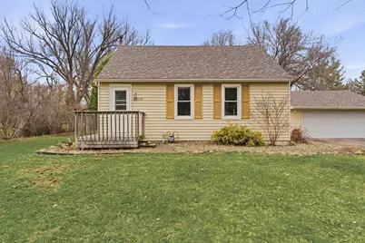 2304 15th Avenue SW, Austin, MN 55912 - Photo 2