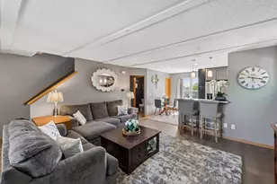2898 Clover Ridge Dr, Chaska, MN 55318 - Photo 6