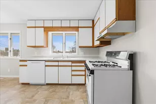 235 14th Ave S, South Saint Paul, MN 55075 - Photo 10