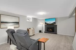 8190 Duluth St, Golden Valley, MN 55427 - Photo 20