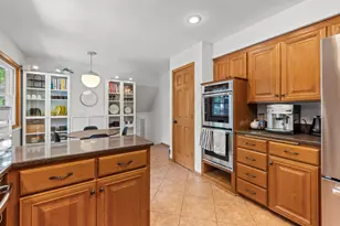 5320 Maddox Ln, Edina, MN 55436 - Photo 12