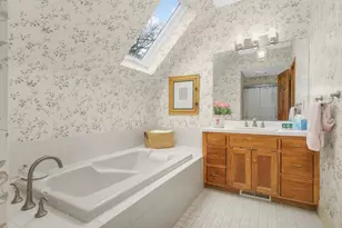 5420 Woodcrest Dr, Edina, MN 55424 - Photo 20