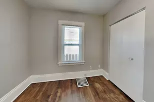 4042 Clinton Ave, Minneapolis, MN 55409 - Photo 8