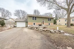 107 S Belmont Dr, Mankato, MN 56001 - Photo 2