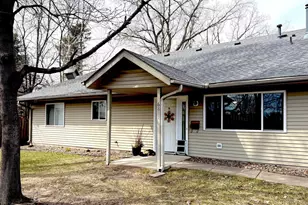 6811 York Pl N, Brooklyn Center, MN 55429 - Photo 2
