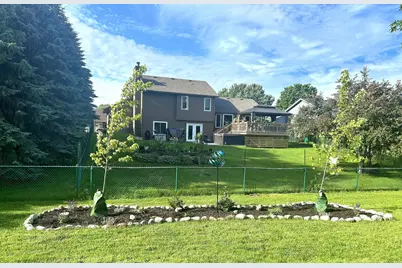 9243 Queens Gardens N, Brooklyn Park, MN 55443 - Photo 62
