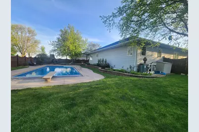 905 4th Avenue SE, Pipestone, MN 56164 - Photo 12