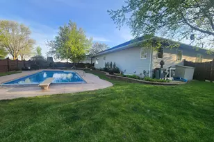 905 4th Ave SE, Pipestone, MN 56164 - Photo 12